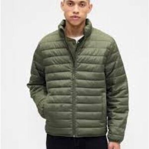 GAP Olive Green Puffer Jacket Brand New with Tags! ♥️ (XXL)